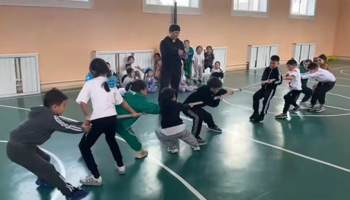 Оқушылар арасында эстафеталық ойын