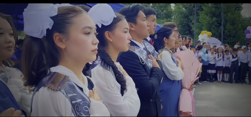 Құрметті түлектер, сендерге сәт-сапар тілейміз!